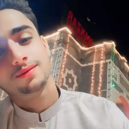 Umar, 21Пакистан 