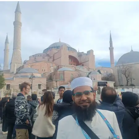 Khan, 29США