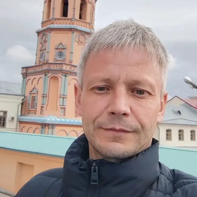 Михаил, 46, Россия