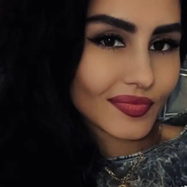 Aygul, 40