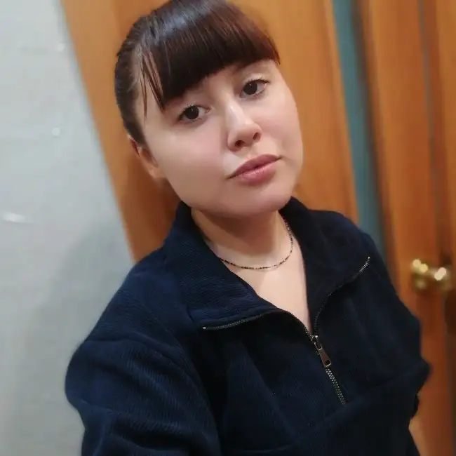 Алина · 23 ·           