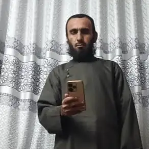 Abdolrahman · 18 ·           